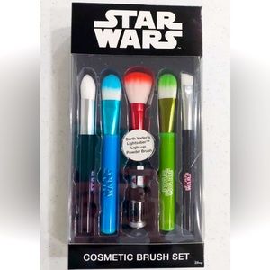 Disney Star Wars 5 Piece Cosmetic Makeup Brush Set Darth Vader Lightsaber - NIB